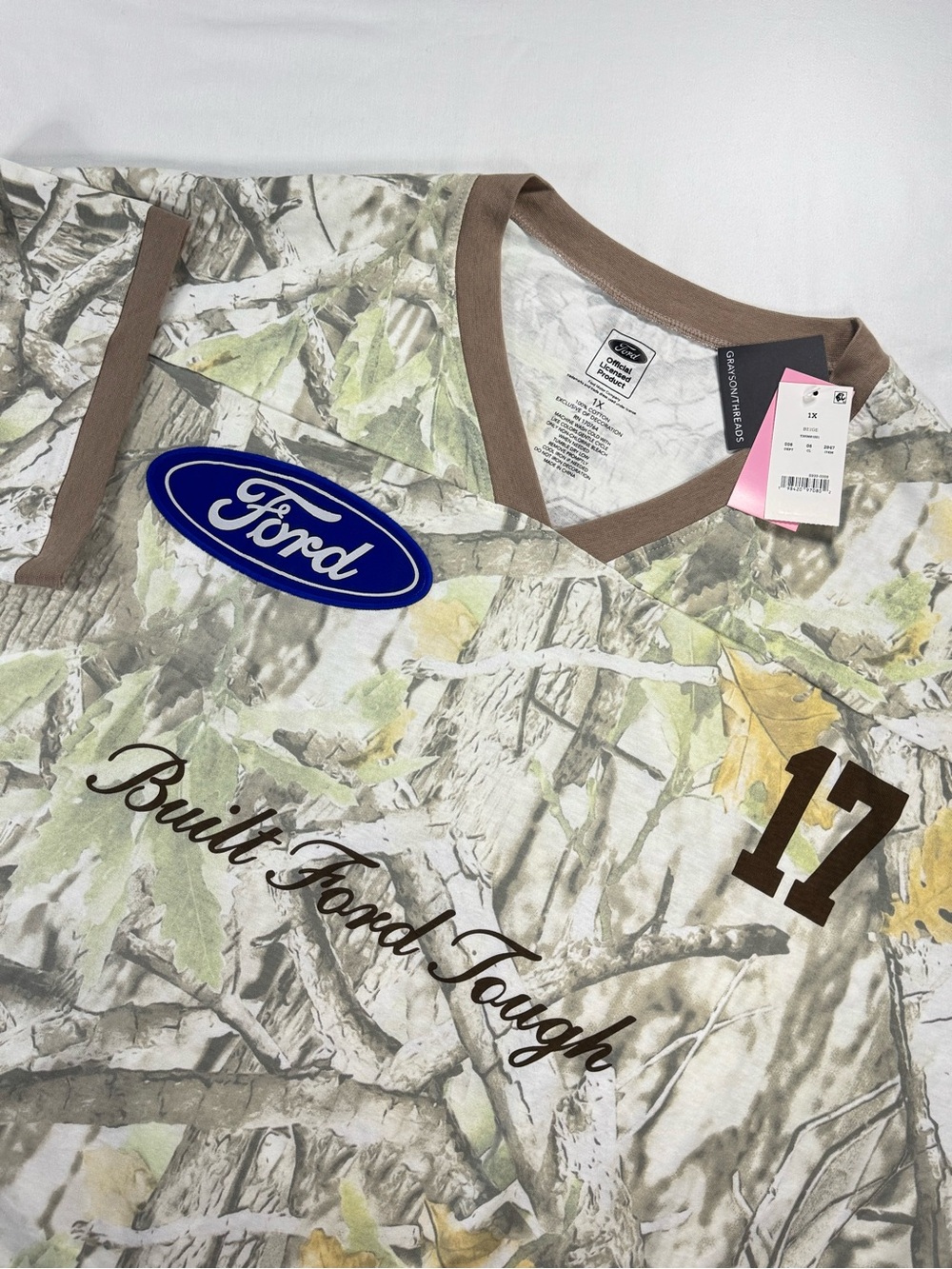NWT Womens 1X Camo V-Neck Short Sleeve Boxy Tee Embroidered Ford Logo Streetwear